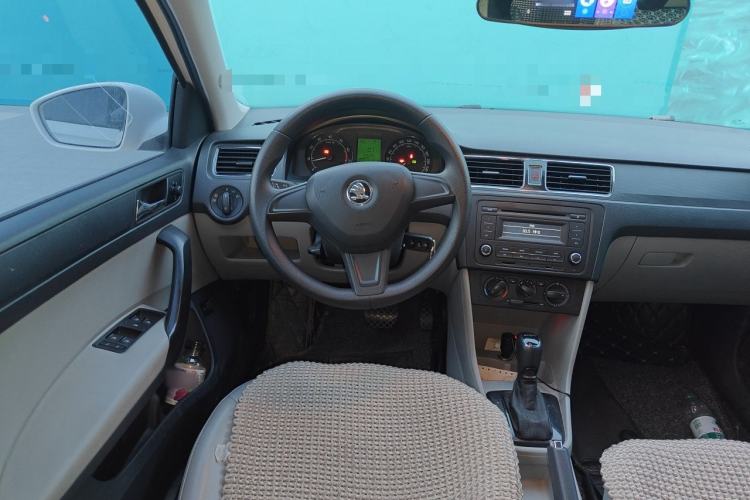 Used Skoda Rapid 2015 1.6L Automatic Smart Selection Model Steering Wheel
