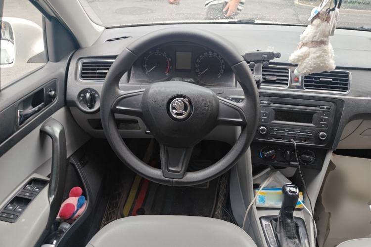 Used Skoda Rapid 2015 1.6L Automatic Smart Selection Model Steering Wheel