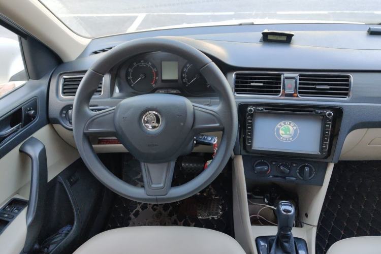 Used Skoda Rapid 2015 1.6L Automatic Smart Selection Model Steering Wheel