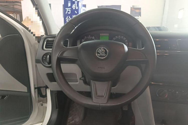 Used Skoda Rapid 2015 1.6L Manual Smart Selection Model Steering Wheel