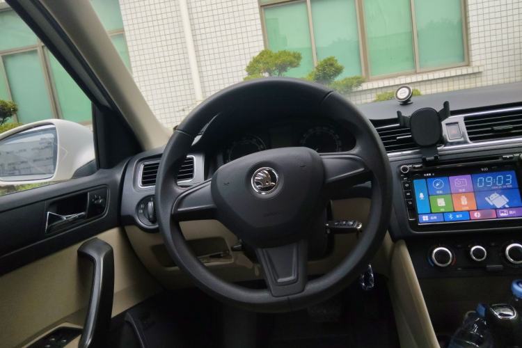 Used Skoda Rapid 2015 1.6L Automatic Smart Selection Model Steering Wheel