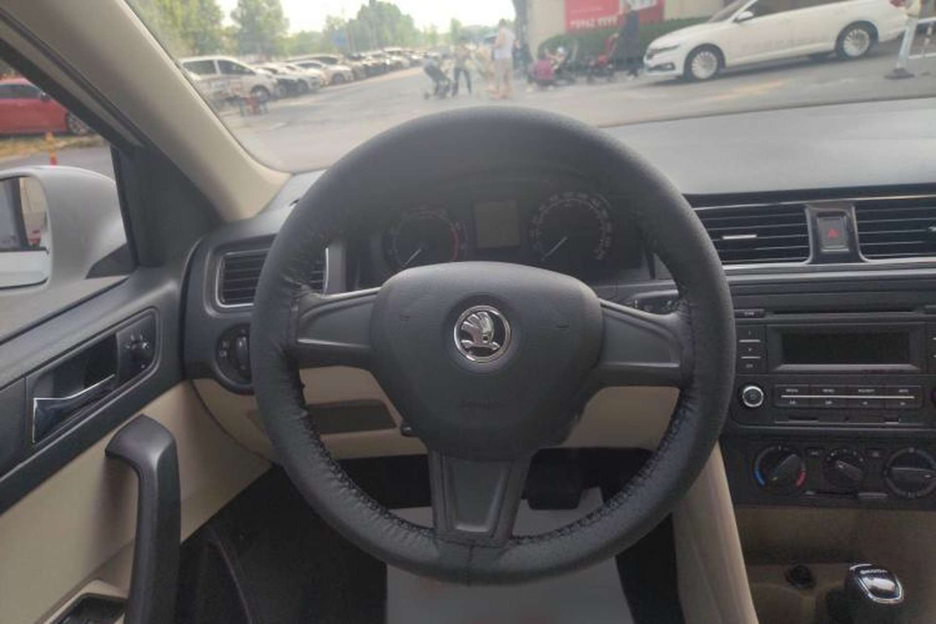 Used Skoda Rapid 2015 1.6L Automatic Smart Selection Model Steering Wheel