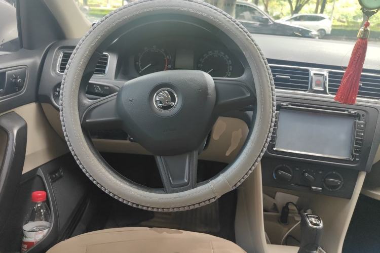 Used Skoda Rapid 2015 1.6L Automatic Smart Selection Model Steering Wheel