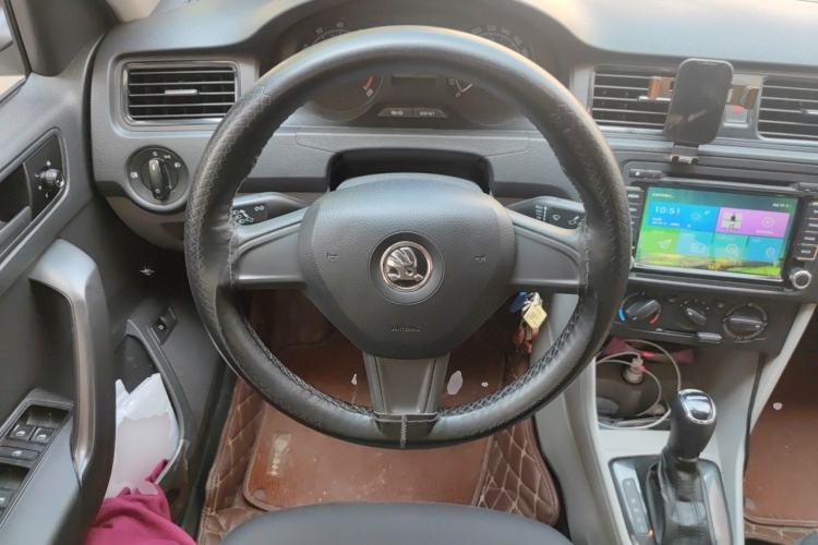 Used Skoda Rapid 2015 1.6L Automatic Smart Selection Model Steering Wheel
