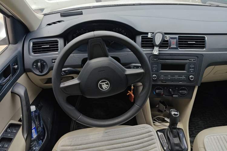 Used Skoda Rapid 2015 1.6L Automatic Smart Selection Model Steering Wheel