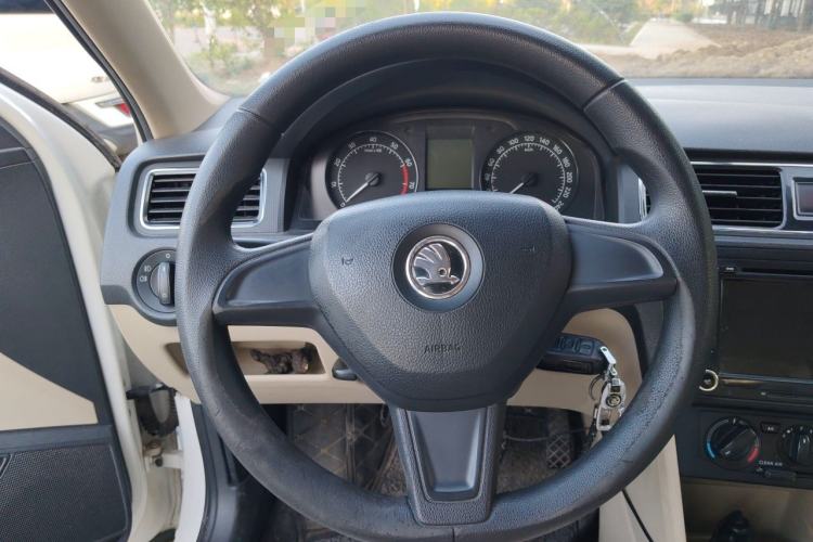 Used Skoda Rapid 2015 1.6L Manual Smart Selection Model Steering Wheel