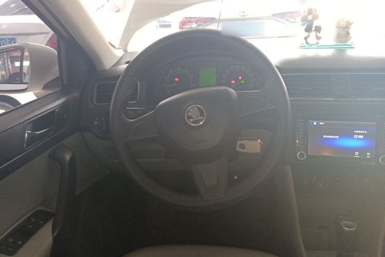 Used Skoda Rapid 2015 1.6L Automatic Smart Selection Model Steering Wheel