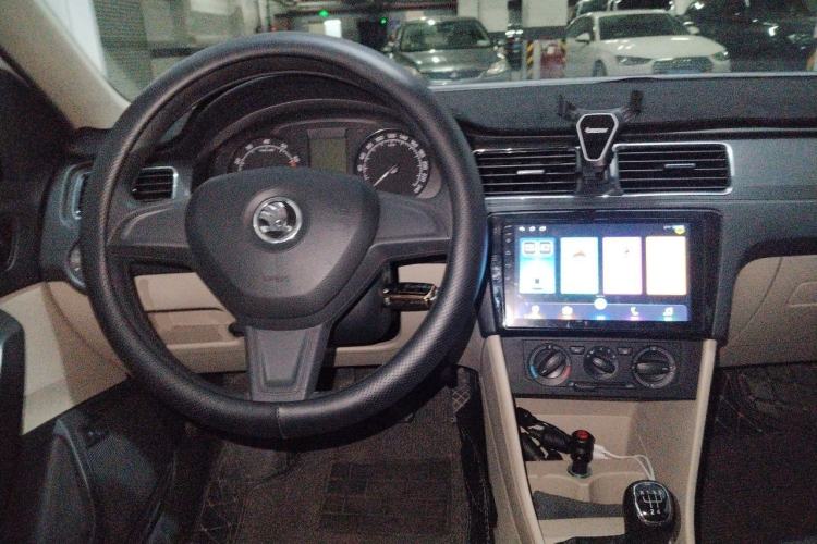 Used Skoda Rapid 2015 1.6L Manual Smart Selection Model Steering Wheel