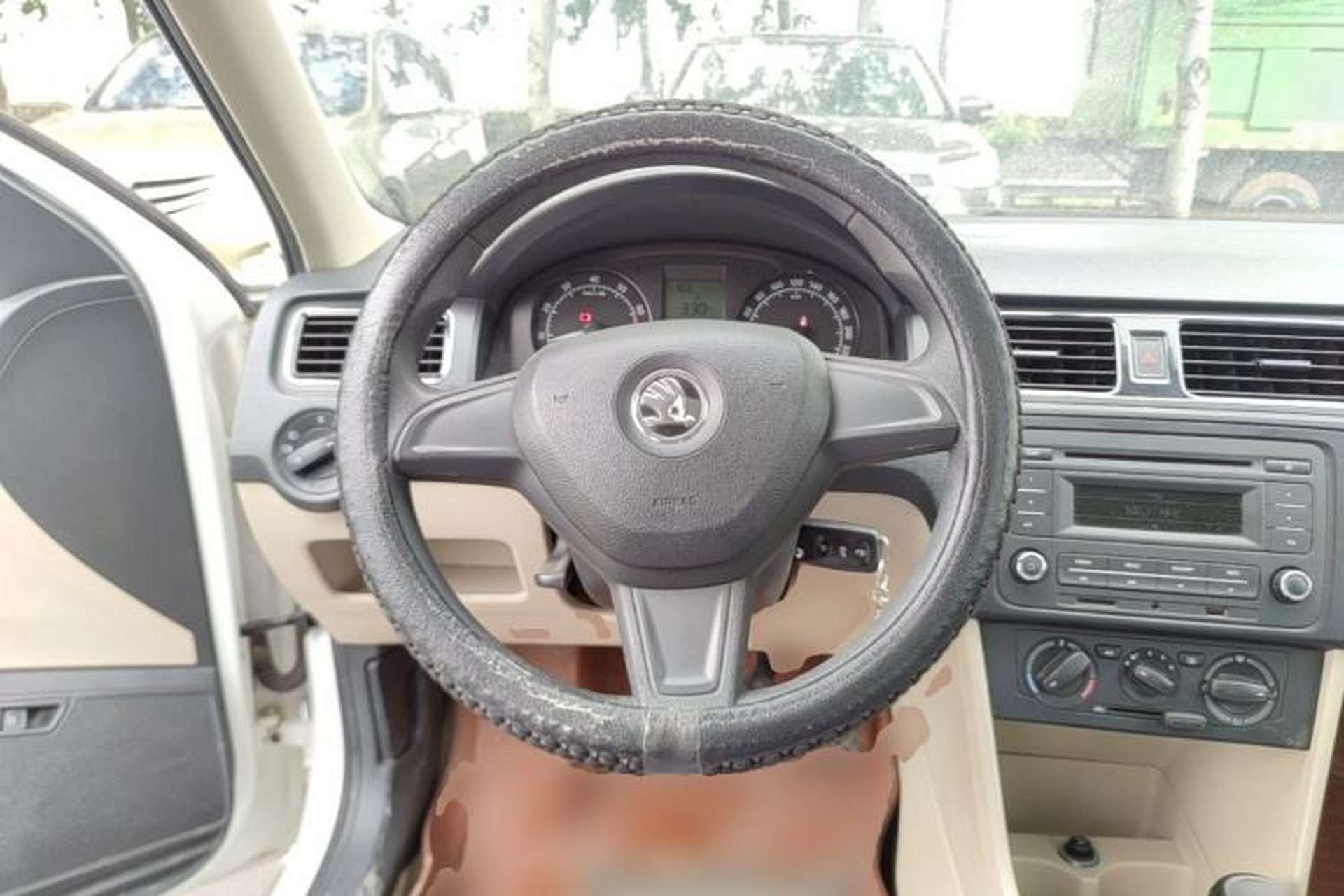 Used Skoda Rapid 2015 1.6L Manual Smart Selection Model Steering Wheel