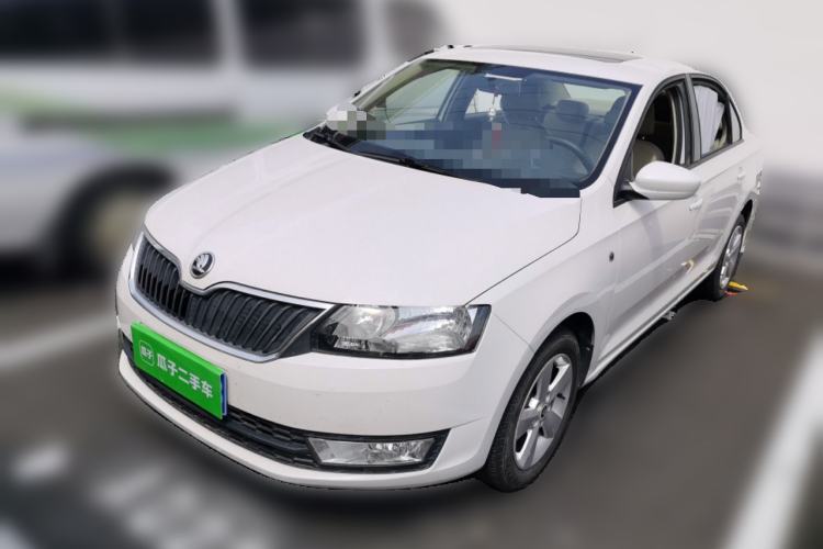 Używany Skoda Rapid 2015 1.6L Manual Smart Selection Model Guazi used car, China used car export, Used car for sale, Used cars, Cheapest cars for sale