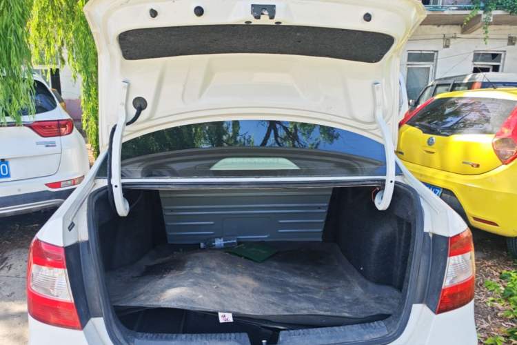 Used Skoda Rapid 2015 1.6L Manual Smart Selection Model Trunk