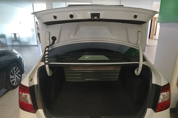 Used Skoda Rapid 2015 1.6L Manual Smart Selection Model Trunk