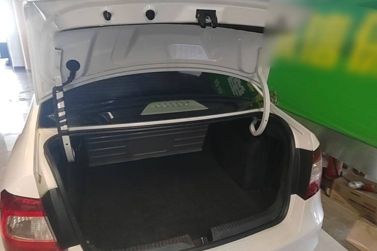Used Skoda Rapid 2015 1.6L Manual Smart Selection Model Trunk