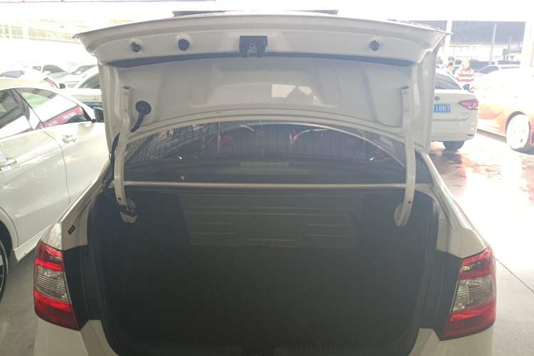 Used Skoda Rapid 2015 1.6L Automatic Smart Selection Model Trunk