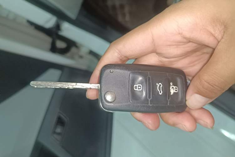 Used Skoda Rapid 2015 1.6L Manual Smart Selection Model Vehicle Key
