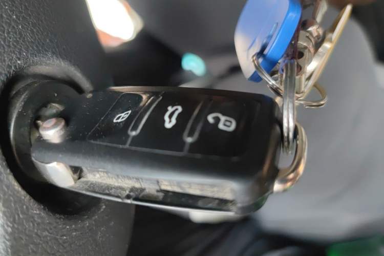 Used Skoda Rapid 2015 1.6L Automatic Smart Selection Model Vehicle Key