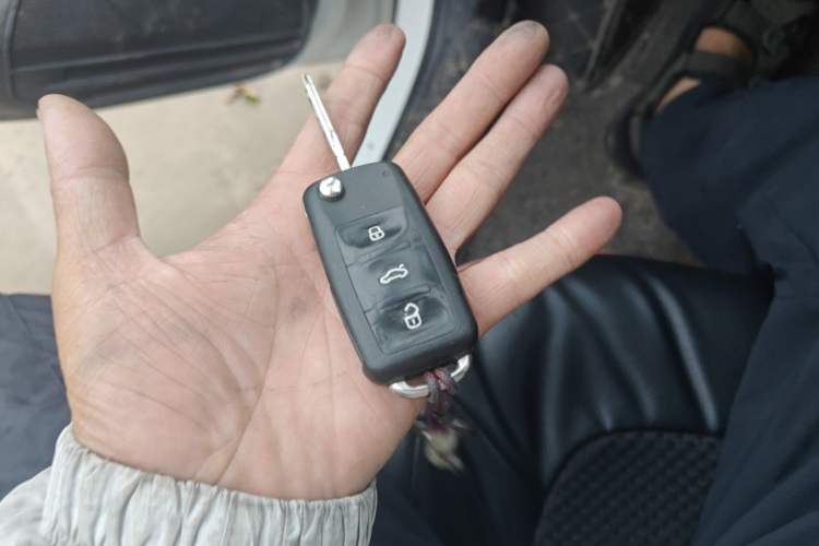 Used Skoda Rapid 2015 1.6L Manual Smart Selection Model Vehicle Key