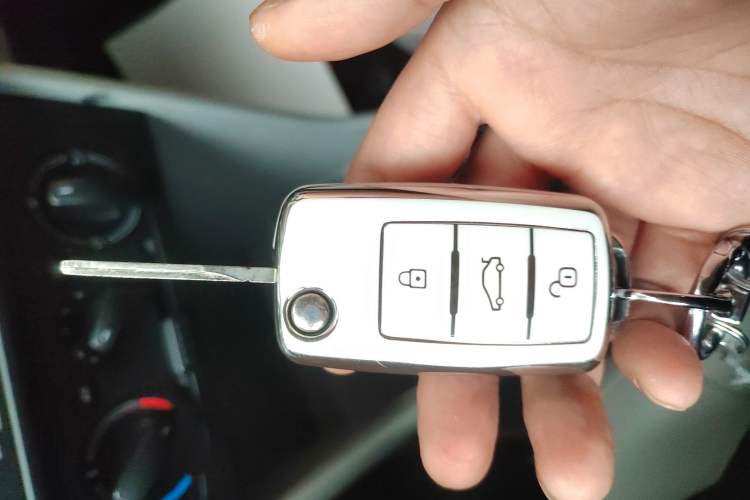 Used Skoda Rapid 2015 1.6L Manual Smart Selection Model Vehicle Key