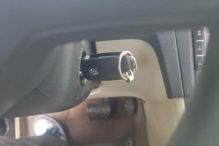 Used Skoda Rapid 2015 1.6L Automatic Smart Selection Model Vehicle Key