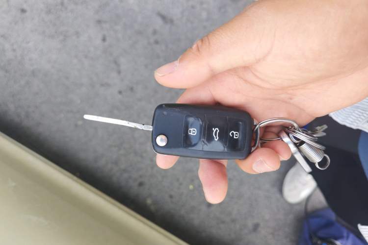Used Skoda Rapid 2015 1.6L Manual Smart Selection Model Vehicle Key