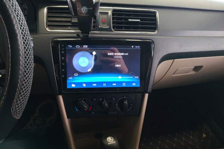 Used Skoda Rapid 2015 1.6L Automatic Smart Selection Model Audio And AC Panel