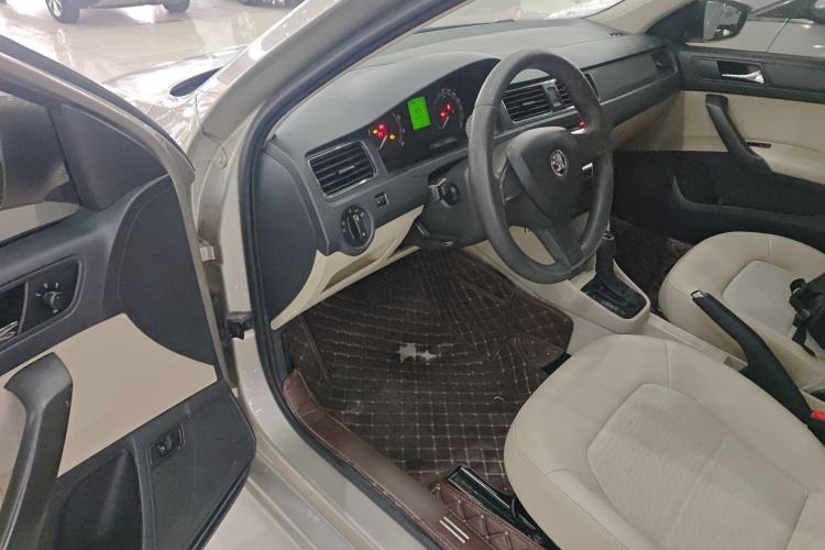 Used Skoda Rapid 2015 1.6L Automatic Smart Selection Model Driver Seat