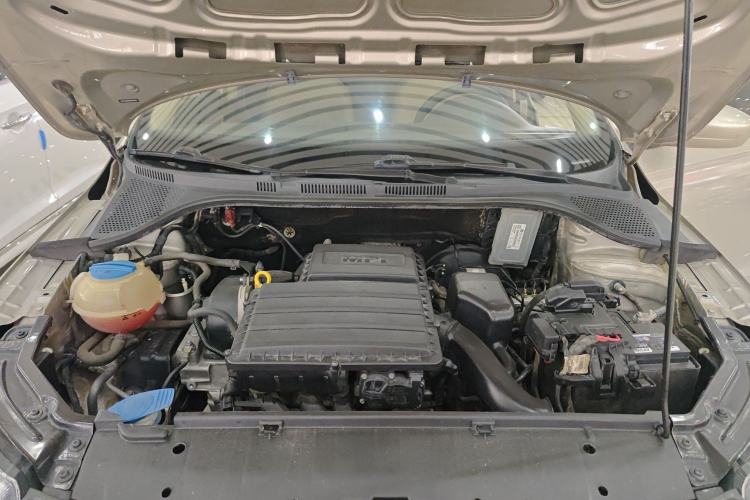 Used Skoda Rapid 2015 1.6L Automatic Smart Selection Model Engine Bay