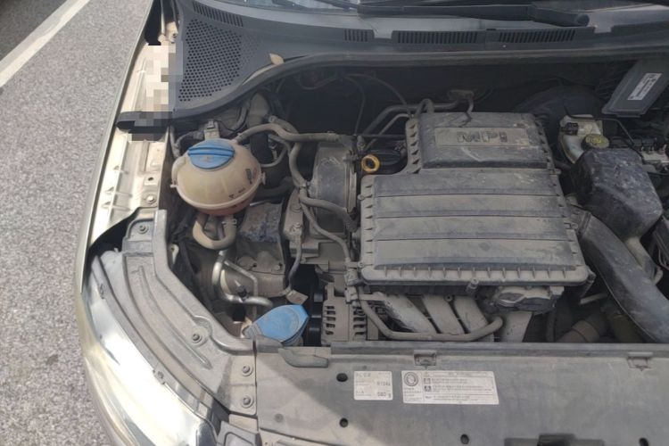 Used Skoda Rapid 2015 1.6L Automatic Smart Selection Model Engine Bay Right