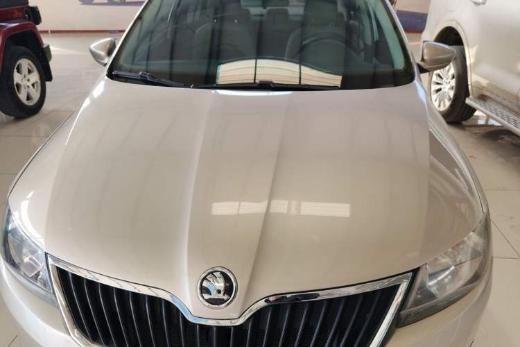 Used Skoda Rapid 2015 1.6L Automatic Smart Selection Model Engine Bay