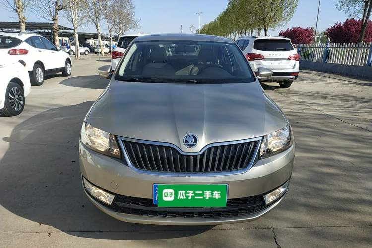 Used Skoda Rapid 2015 1.6L Automatic Smart Selection Model Front