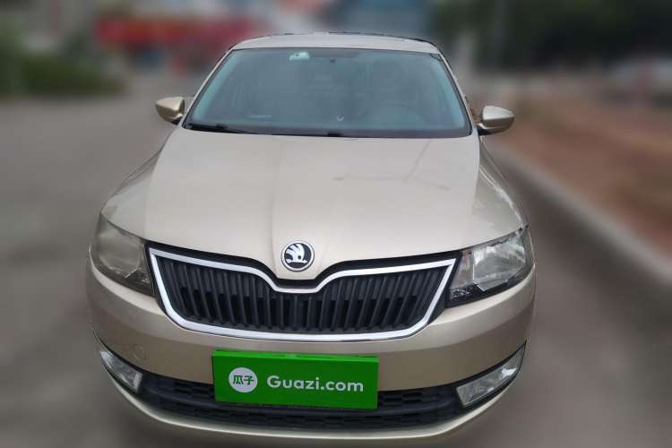Used Skoda Rapid 2015 1.6L Automatic Smart Selection Model Front