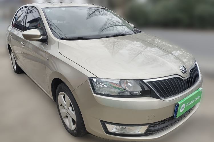 Used Skoda Rapid 2015 1.6L Manual Smart Selection Model Front Right 45 Deg