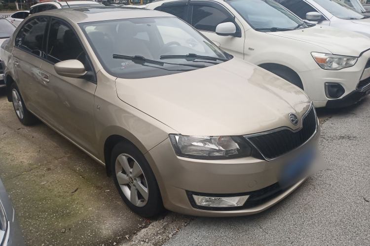 Used Skoda Rapid 2015 1.6L Automatic Smart Selection Model Front Right 45 Deg