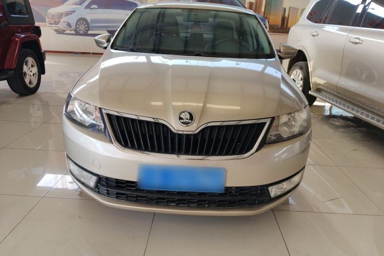 Used Skoda Rapid 2015 1.6L Automatic Smart Selection Model Front