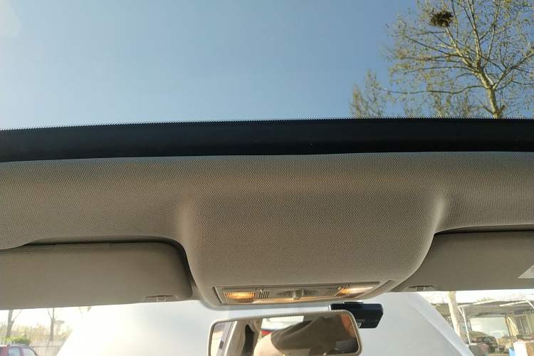 Used Skoda Rapid 2015 1.6L Automatic Smart Selection Model Headliner