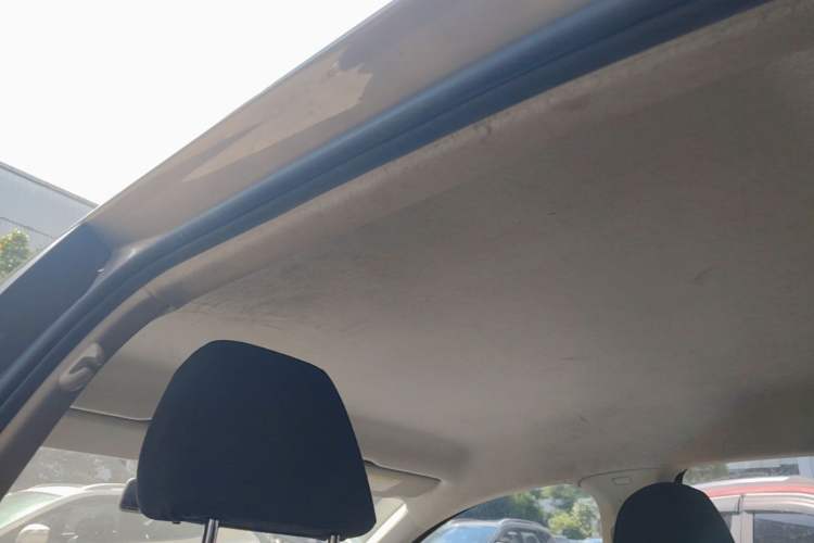 Used Skoda Rapid 2015 1.6L Manual Le Xuan Model Headliner
