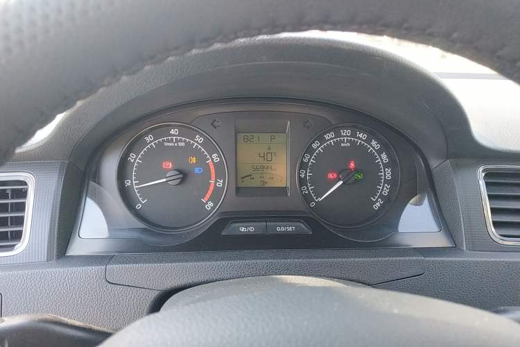 Used Skoda Rapid 2015 1.6L Automatic Smart Selection Model Instrument Cluster