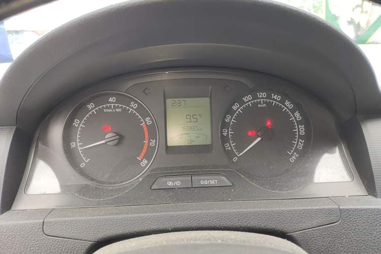 Used Skoda Rapid 2015 1.6L Manual Smart Selection Model Instrument Cluster