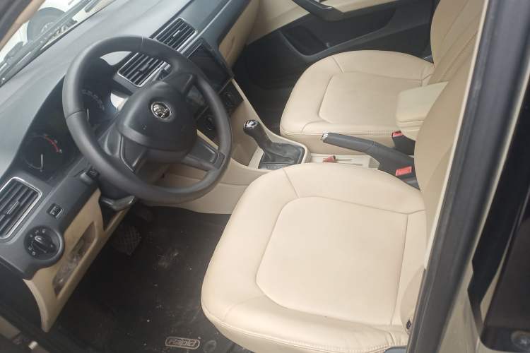 Used Skoda Rapid 2015 1.6L Automatic Smart Selection Model Left Front Seat