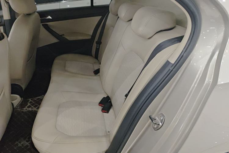 Used Skoda Rapid 2015 1.6L Automatic Smart Selection Model Left Rear Seat