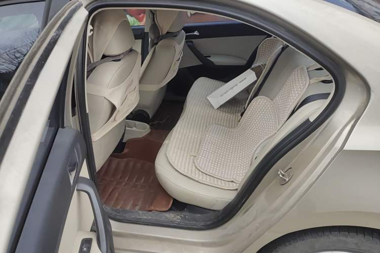 Used Skoda Rapid 2015 1.6L Manual Smart Selection Model Left Rear Seat