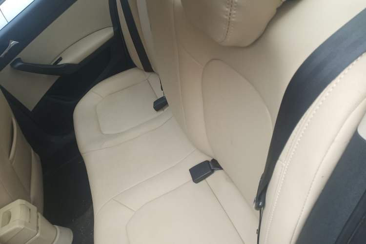 Used Skoda Rapid 2015 1.6L Automatic Smart Selection Model Left Rear Seat