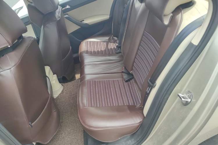 Used Skoda Rapid 2015 1.6L Automatic Smart Selection Model Left Rear Seat