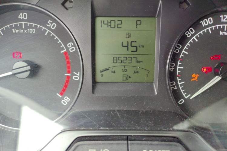 Used Skoda Rapid 2015 1.6L Automatic Smart Selection Model Odometer Close Up