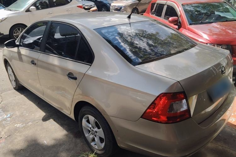 Used Skoda Rapid 2015 1.6L Manual Le Xuan Model Rear Left 45 Deg