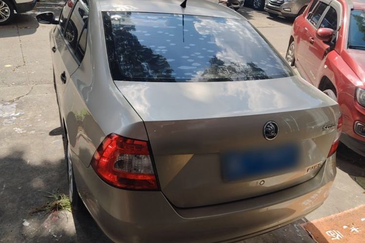 Used Skoda Rapid 2015 1.6L Manual Le Xuan Model Rear