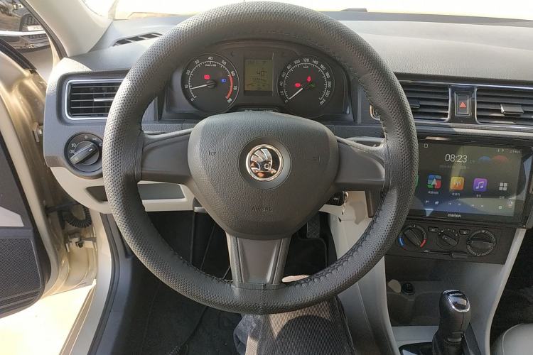 Used Skoda Rapid 2015 1.6L Automatic Smart Selection Model Steering Wheel