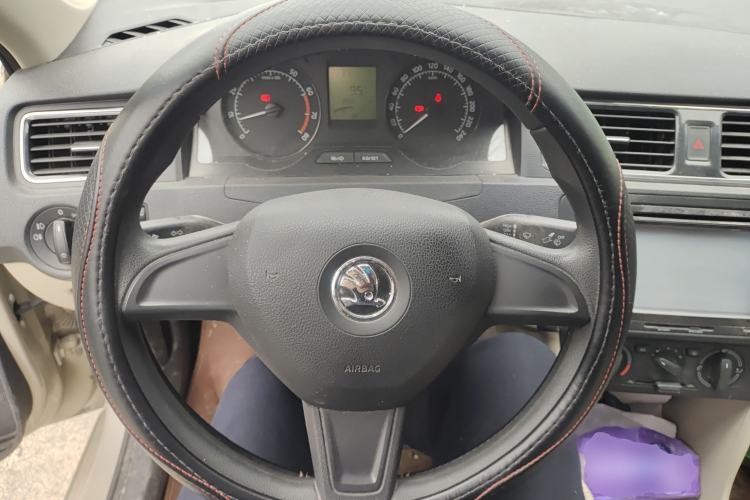 Used Skoda Rapid 2015 1.6L Manual Smart Selection Model Steering Wheel
