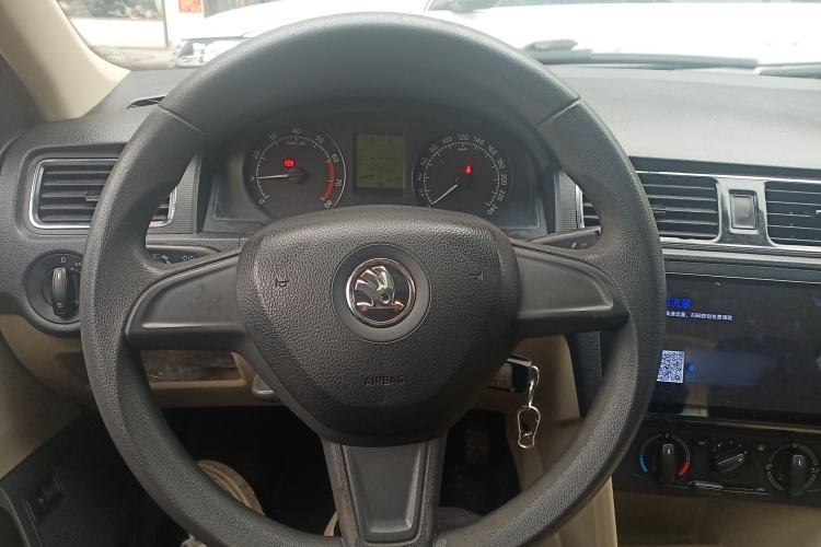 Used Skoda Rapid 2015 1.6L Automatic Smart Selection Model Steering Wheel