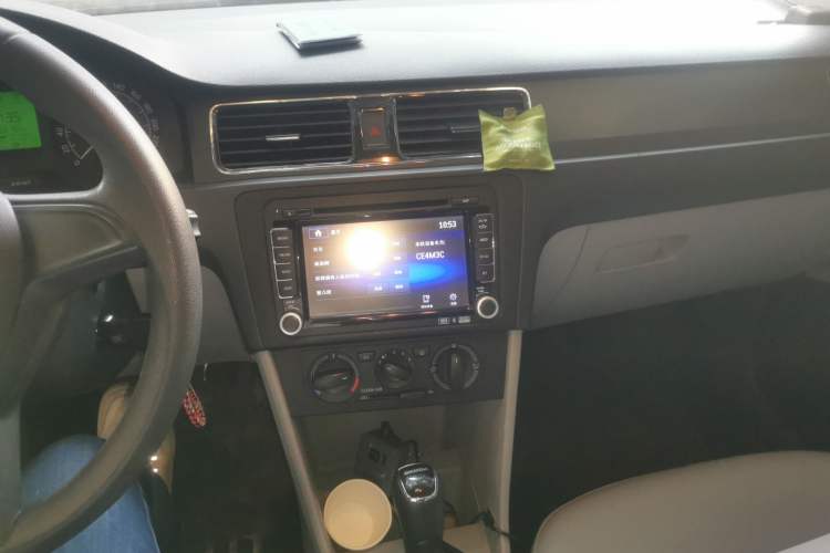 Used Skoda Rapid 2016 1.6L Automatic Chuanxing Edition Audio And AC Panel